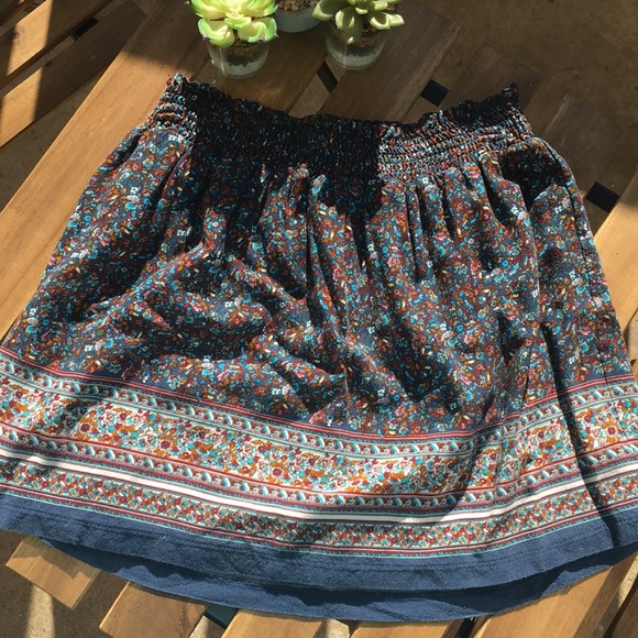 Charlotte Russe floral skirt - Picture 2 of 5